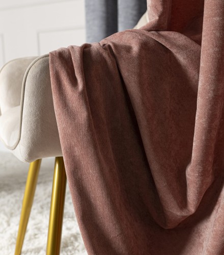 Zasłona welwetowa pudrowa różowa 140×260 cm – elegancka, półzaciemniająca, na przelotkach