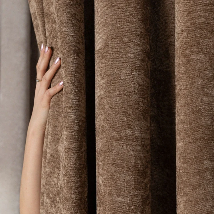 Zasłona welwetowa jasna brązowa 140×260 cm – elegancka, półzaciemniająca, na przelotkach