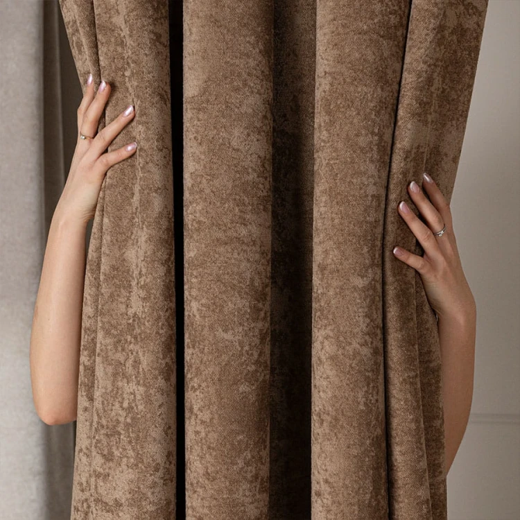 Zasłona welwetowa jasna brązowa 140×260 cm – elegancka, półzaciemniająca, na przelotkach