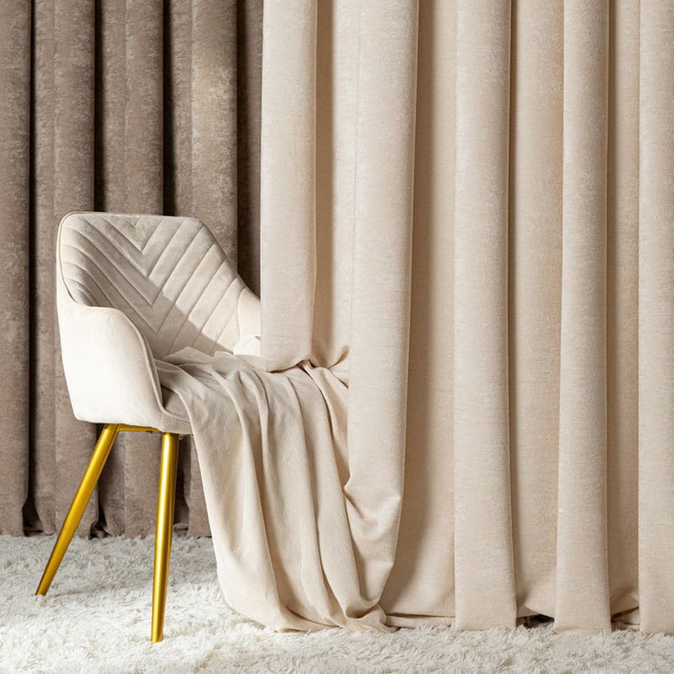 Zasłona welwetowa kremowa 140×260 cm – elegancka, półzaciemniająca, na przelotkach