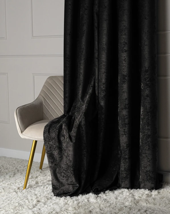 Zasłona welwetowa czarna 140×260 cm – elegancka, półzaciemniająca, na przelotkach
