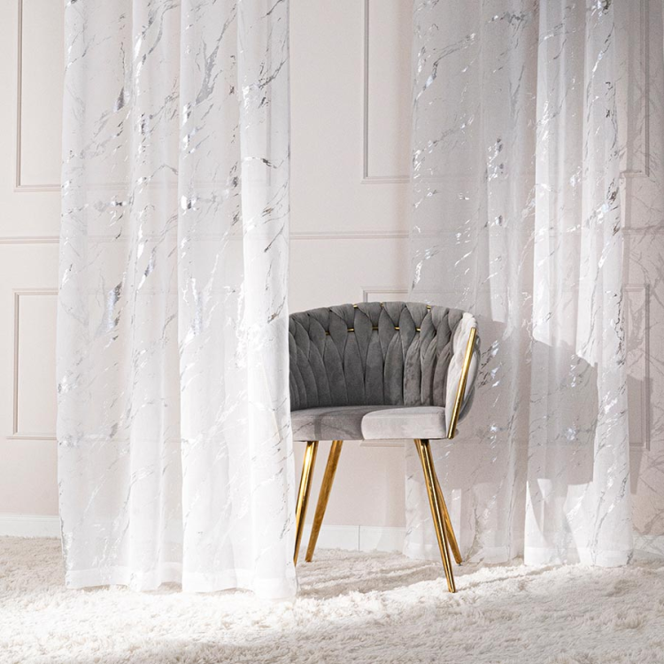 Firana gotowa biała ze srebrnym zdobieniem 140×250 cm – elegancka, na taśmie z ołowianką