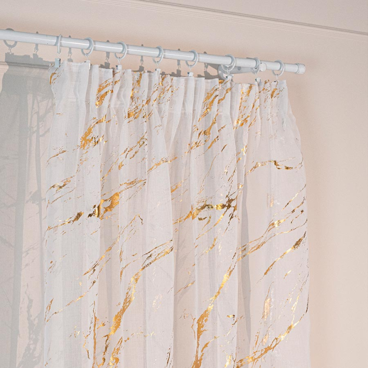 Firana gotowa biała ze złotym zdobieniem 140×250 cm – elegancka, na taśmie z ołowianką