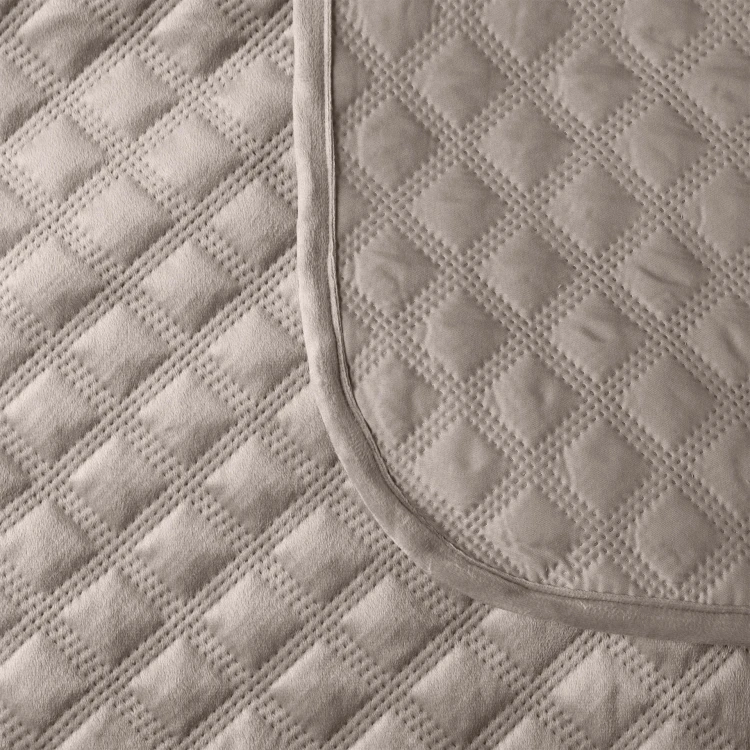 Narzuta dekoracyjna 70x160 cm szaro-beżowa– welwetowa narzuta na fotel, pikowana hot press