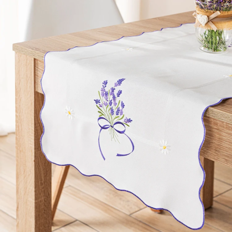 Bieżnik z haftem 38x140 cm, biały z fioletową lawendą na wiosnę, elegancka