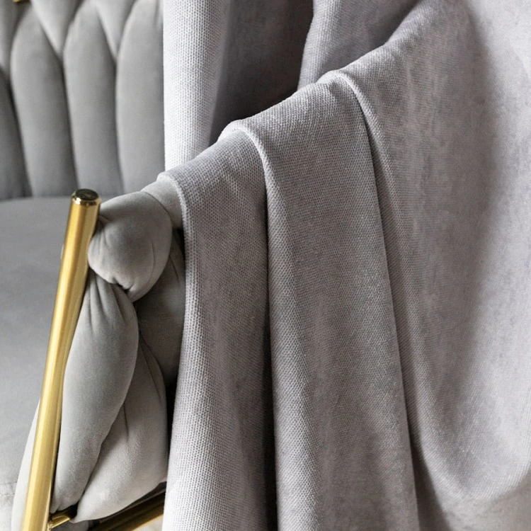 Zasłona welwetowa jasna szara 140×260 cm – elegancka, półzaciemniająca, na przelotkach