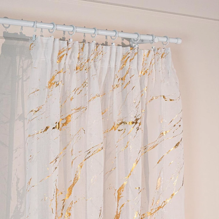 Firana gotowa biała ze złotym zdobieniem 140×250 cm – elegancka, na taśmie z ołowianką