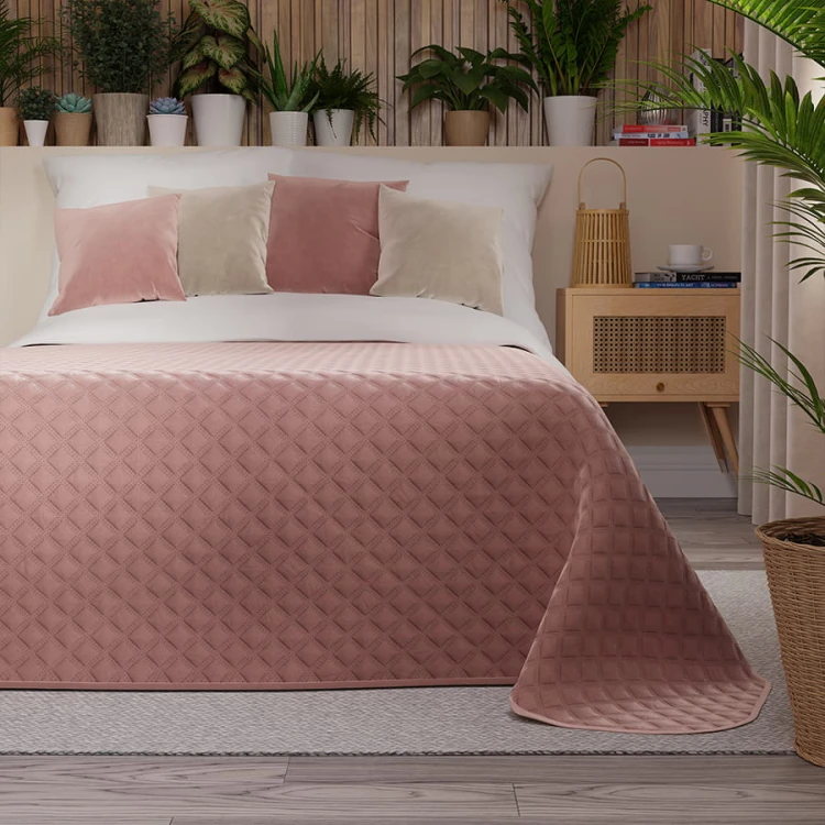 Narzuta dekoracyjna pikowana, ciemna pudrowa różowa 170x210 cm welwetowa